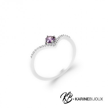 Bague fine pierre violette...