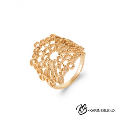 Bague dentelle et motifs...